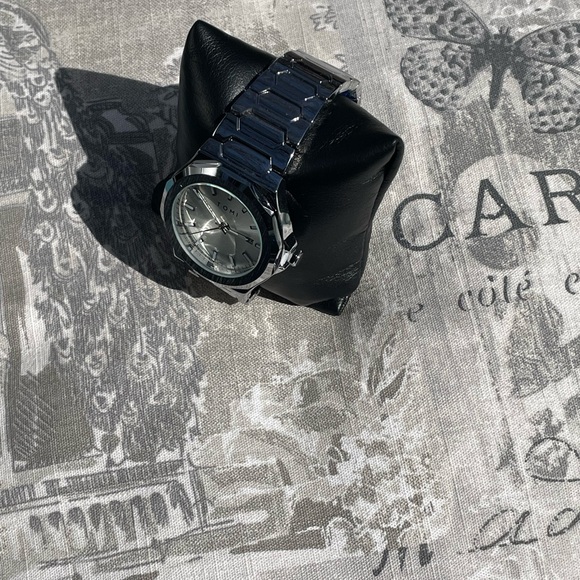 Men's Watch - Picture 5 of 8